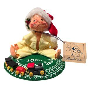 Annalee Doll Society 1989 Kid In Pajamas W/Santa Hat Wooden Train & Bear W/Tag